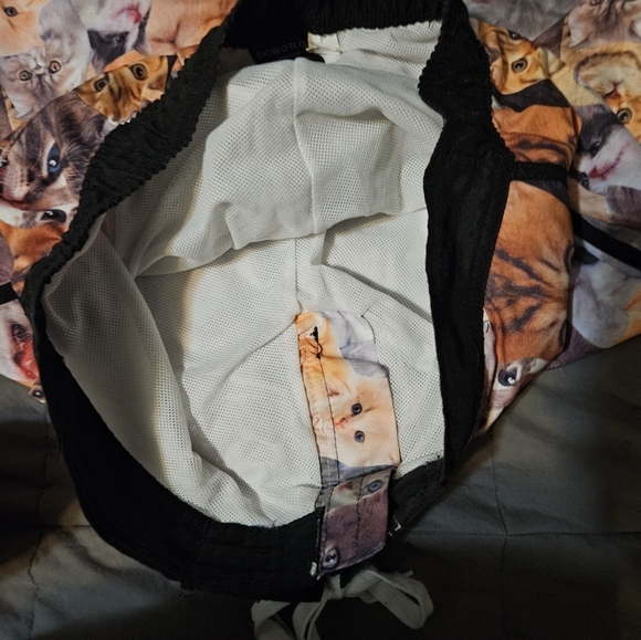 Bioeorld Men's cat swim trunks like new - Picture 6 of 7